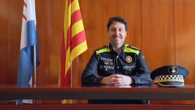 Llançà equipa a la Policía Local con una unidad canina mientras el cuerpo acumula 21 bajas, ceses y renuncias
